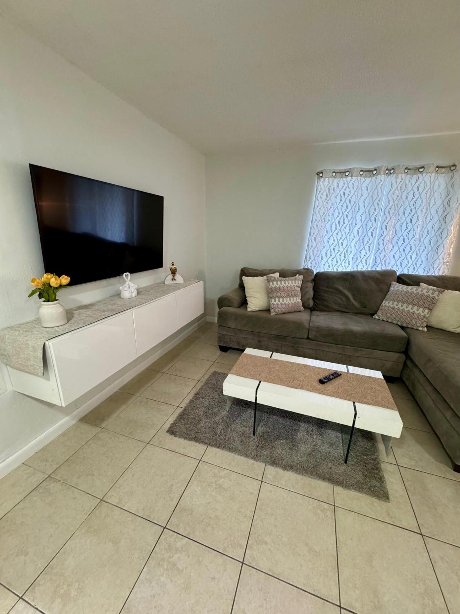 Apartment In Hollywood Close To Beach & Shops 101 外观 照片