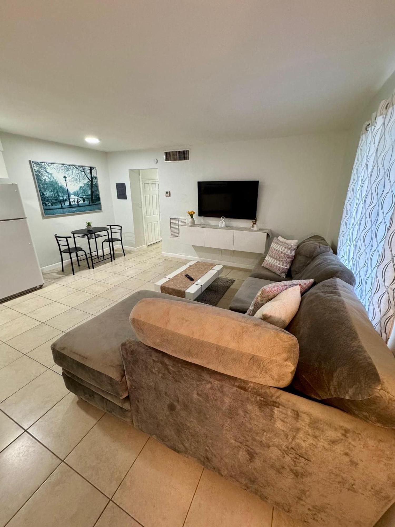 Apartment In Hollywood Close To Beach & Shops 101 外观 照片